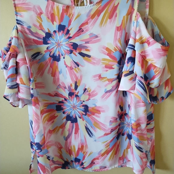 Blouse with cold shoulder and splashes of colors size L - Picture 4 of 6